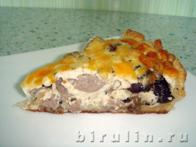 Киш с грибами и колбасками