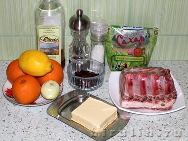 Жаренная свинина с апельсиново-клювенным соусом. Ингредиенты.